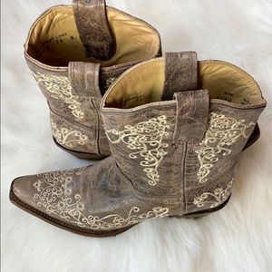 Corral Short Cowboy Boot is Women’s 8 1/2